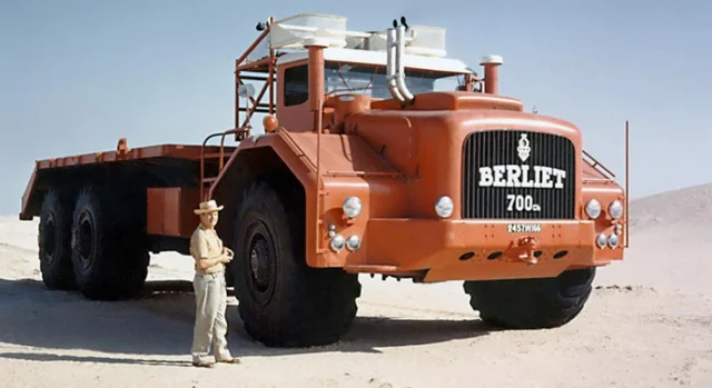 O gigantesco caminhão “Berliet T100”
